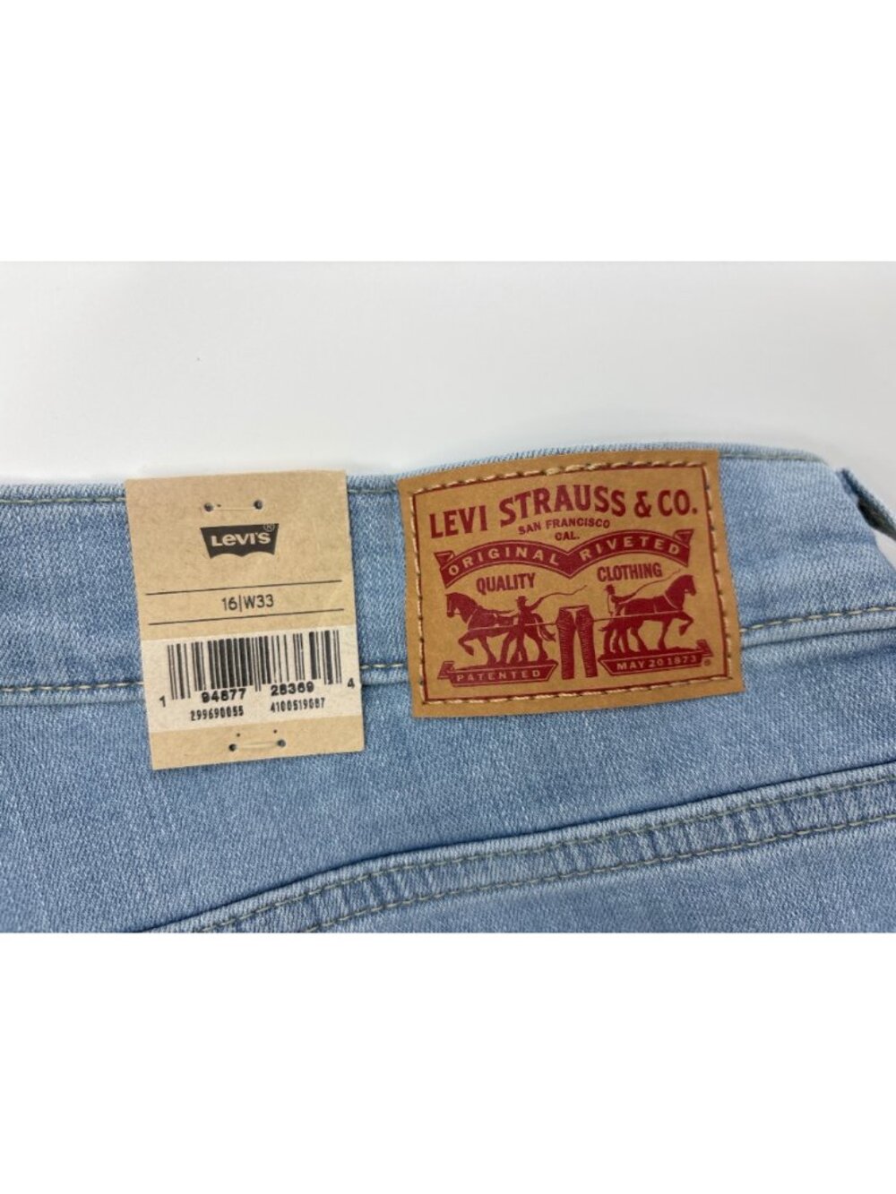 Levis Classic Bermuda Stretch Denim Jean Short Light Wash Blue Size 16/33 NEW - Picture 7 of 7